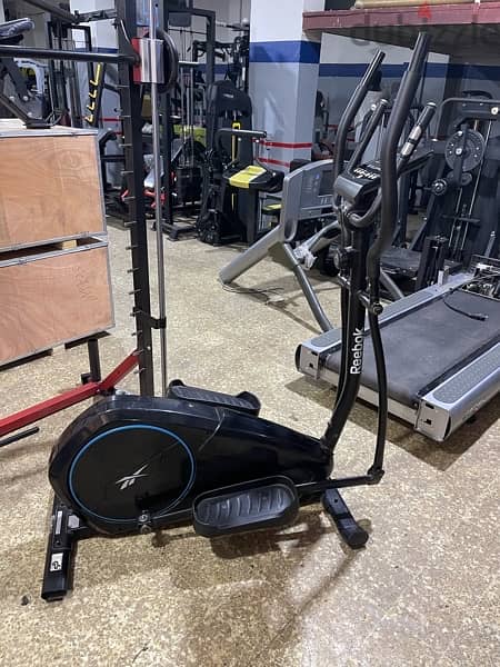 elliptical Reebok like new 2