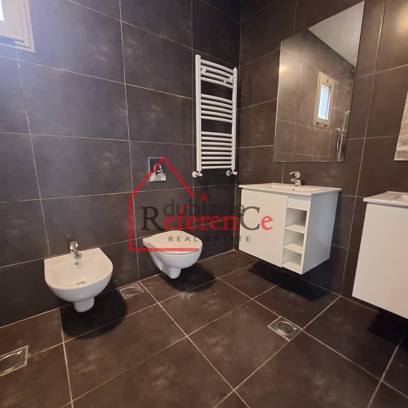 Deluxe villa for rent in Awkar. فيلا ديلوكس للإيجار في عوكر 5