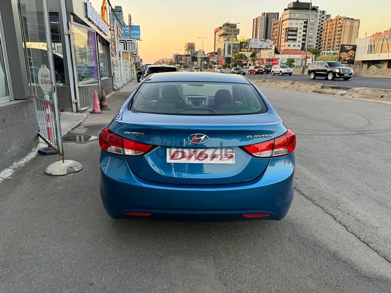 Hyundai Elantra 2015 5