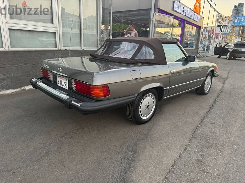 Mercedes-Benz SL-Class 1979 3