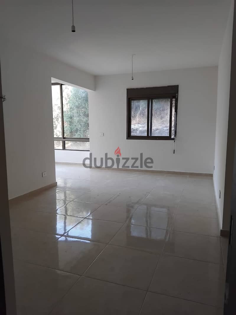 Apartment for sale in Mastita شقة للبيع بمستيتا 1