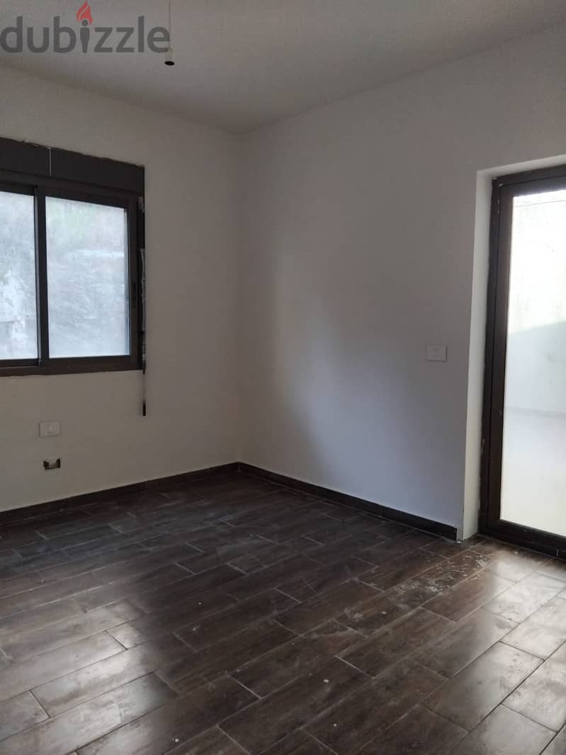 Apartment for sale in Mastita شقة للبيع بمستيتا 6