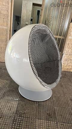 ball chair fibre glass 1970 كرسي شكل بيضة ولا اروع تصميم السبعينات روع