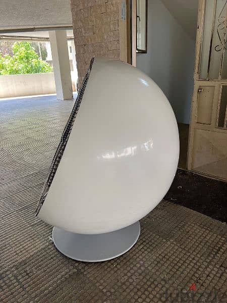 ball chair fibre glass 1970 كرسي شكل بيضة ولا اروع تصميم السبعينات روع 4