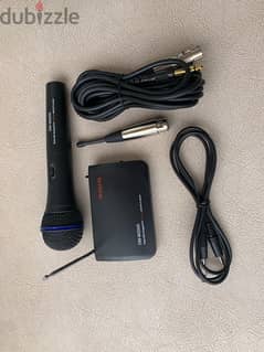 wireless microphone with receiver 0