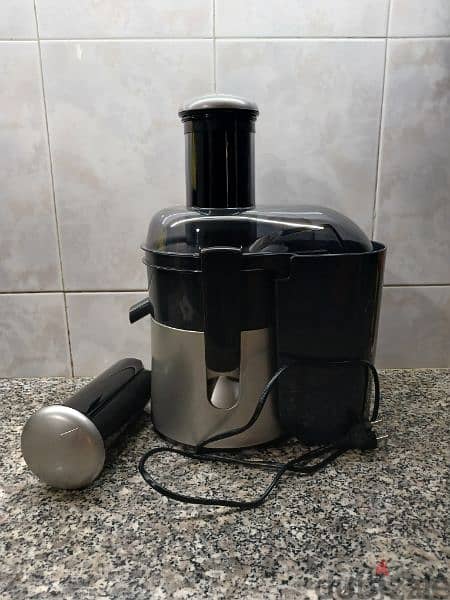 Black & Decker, Full Apple & Carrot Juice Extractor 1