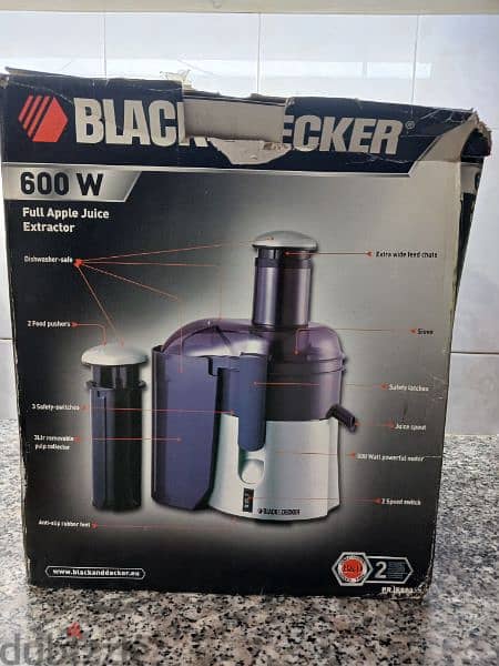 Black & Decker, Full Apple & Carrot Juice Extractor 4