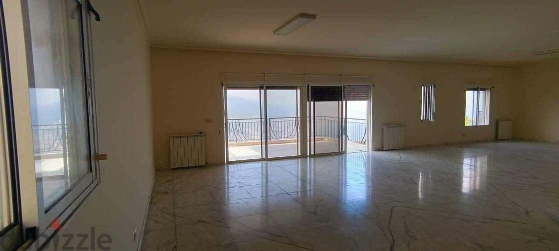 L15779-Spacious Apartment With View For Rent in Fatqa 7