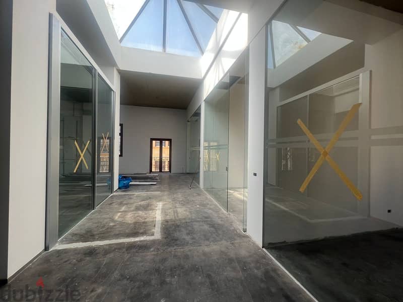 L15784-300 SQM Office with Skylight Window For Rent In DownTown 0