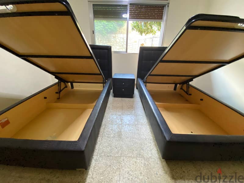 two twin beds 1