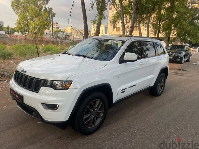 Jeep Grand Cherokee 75 anniversary model 2016 super clean !!! 1