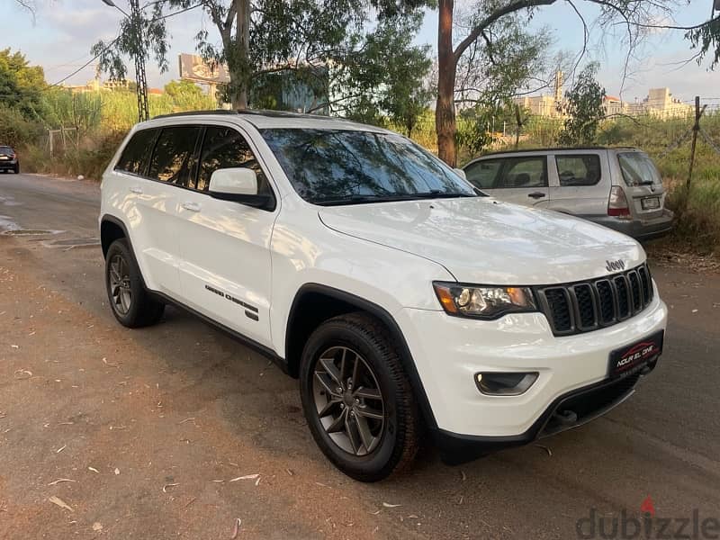 Jeep Grand Cherokee 75 anniversary model 2016 super clean !!! 19