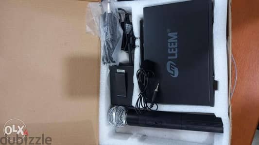 2 mic wireless,1 mic hand + 1 mic clip,brand leem,new not used