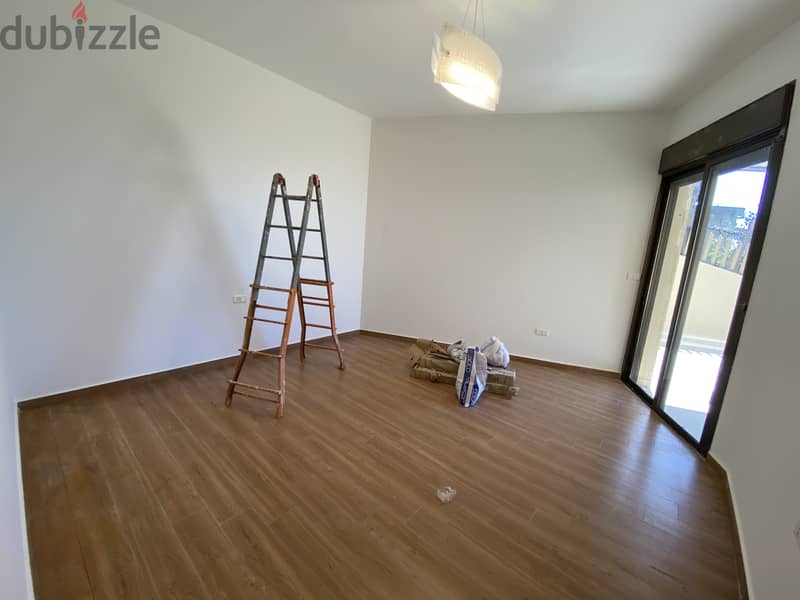 Apartment 190m² with garden 100m² for sale in Ain Aar 9