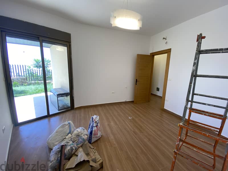 Apartment 190m² with garden 100m² for sale in Ain Aar 10