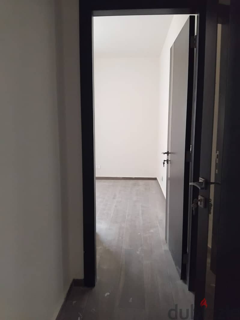 Apartment for sale in Blat  شقة للبيع ب بلاط 4