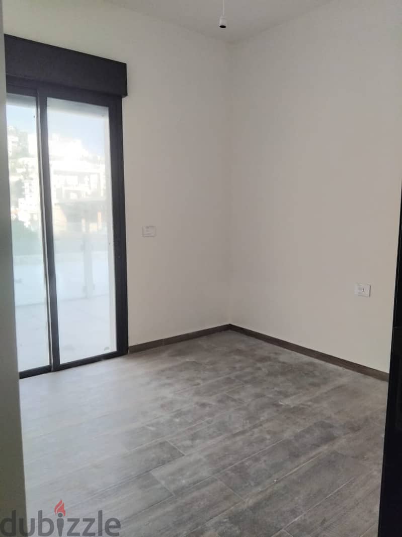 Apartment for sale in Blat  شقة للبيع ب بلاط 5