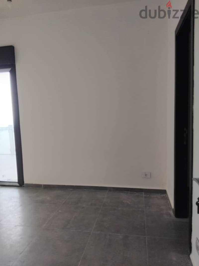 Apartment for sale in Blat  شقة للبيع ب بلاط 10