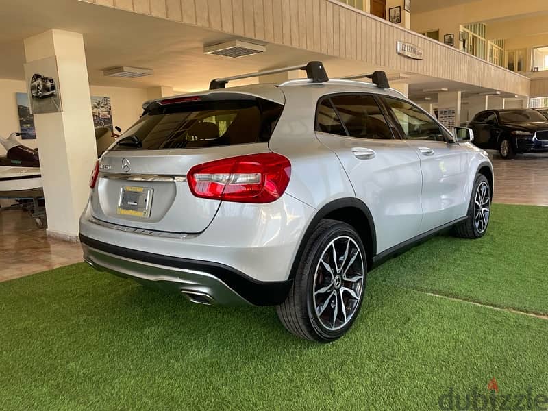 Mercedes-Benz GLA-Class 2016 10