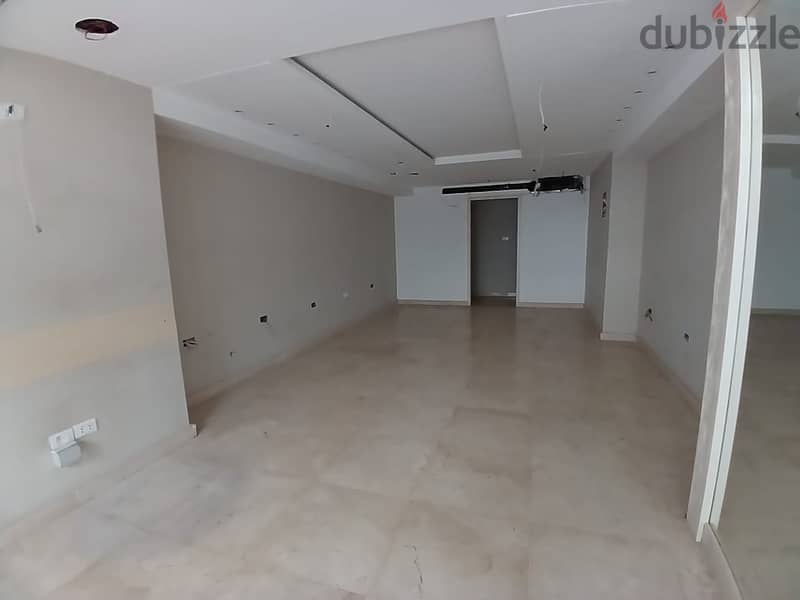 Shop and Apartment for Sale in Verdunمحل وشقة للبيع في فردان 4