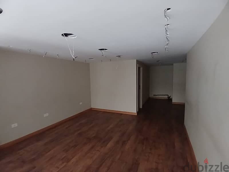 Shop and Apartment for Sale in Verdunمحل وشقة للبيع في فردان 8