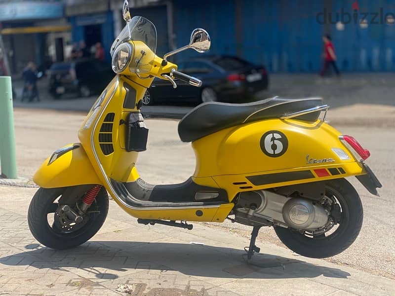 Vespa GTS super sport 2018 1