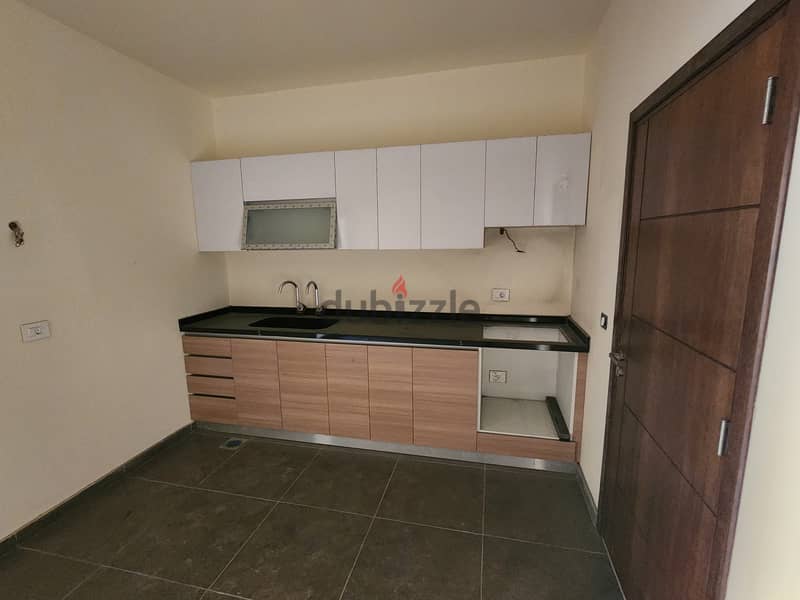 RWB105EA - Apartment For Sale In Safra - شقة للبيع في الصفرا 7