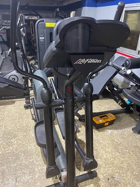 elliptical life fitness used heavy duty 5