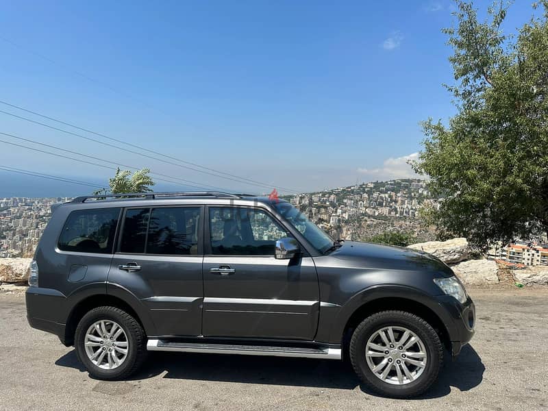 Mitsubishi Pajero 2014  3.8L 1