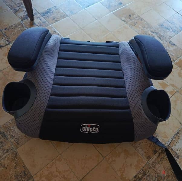 Like new Chicco car seat كأنها جديدة بالكاد مستعملة 0