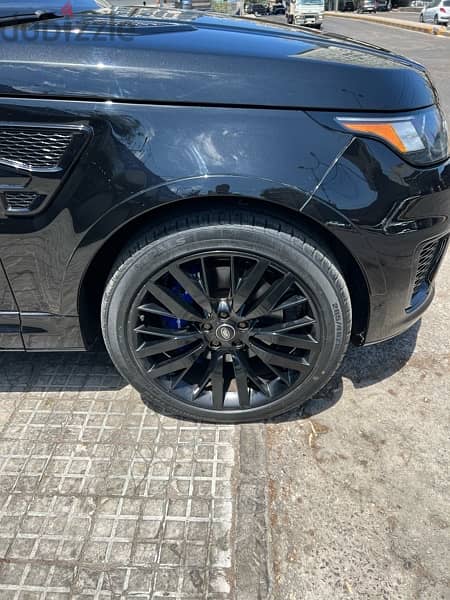 Range Rover SVR 2017 (Clean Carfax) Original Paint!!! 14