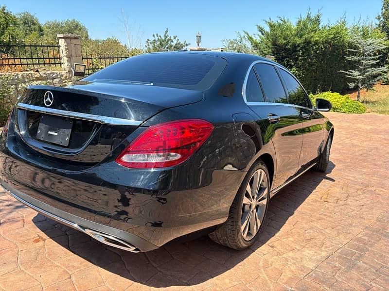 Mercedes-Benz C-Class 2017 4