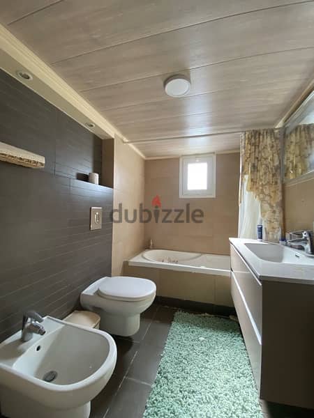 Spacious 200SQM Apartment for sale in achrafieh. 13