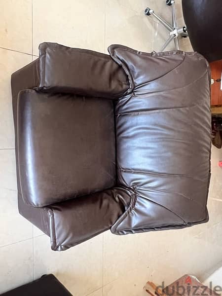 Leather Sofa and 2 chairs 2