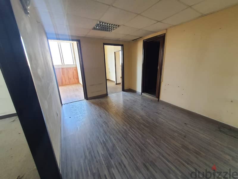 Office for rent in Cornish lmazraa مكتب للإيجار بكورنيش المزرعة 6