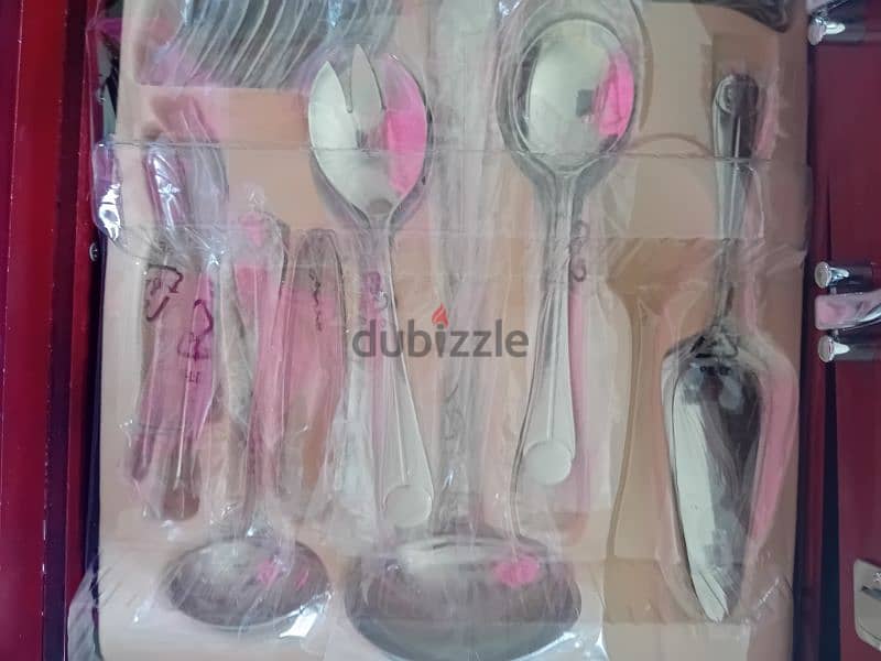 tableware set 4