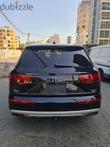 Audi Q7 Prestige Model 2017 BlackIn Black 7 Seats 5