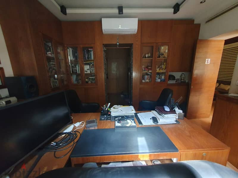 OFFICE,CLINIC FOR RENT IN HAMRAمكتب وعيادة للإيجار في الحمرا 2