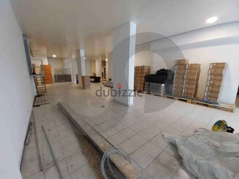 SHOWROOM FOR RENT in zouk mikayel/ذوق ميكايل REF#BM111052 2