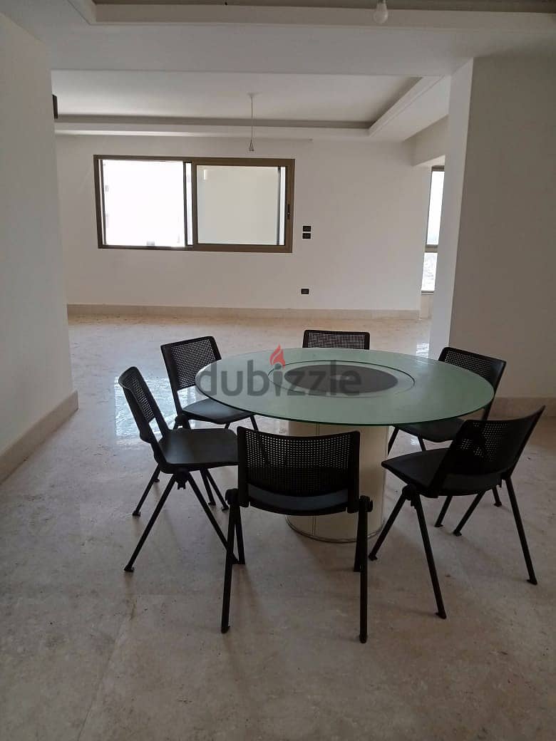 BRAND NEW IN AIN EL MRAISSEH PRIME + SEA VIEW (260SQ) 4 BEDS (AM-157) 2