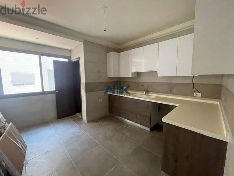 SPACIOUS 160 Sq. FOR SALE In BROUMANA! شقة للبيع في برومانا 2