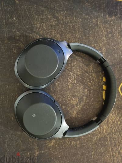 Sony WH-1000XM2 Noice Canceling Headphones