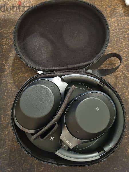 Sony WH-1000XM2 Noice Canceling Headphones 2