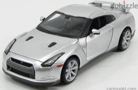 Nissan Skyline GT-R (2009) diecast car model 1:24