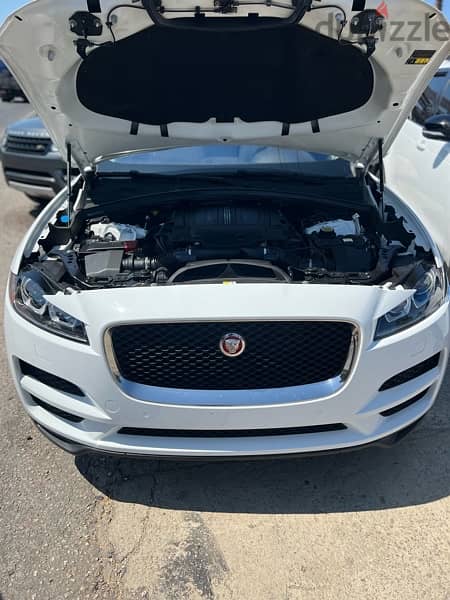 Jaguar F-Pace Prestige 2017 3.0 liter V6 !! Super Clean 2