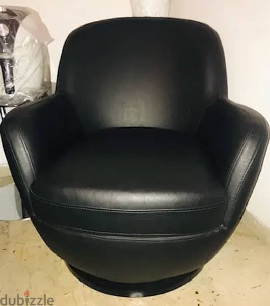 Black leather edition Swivel Armchair! 1