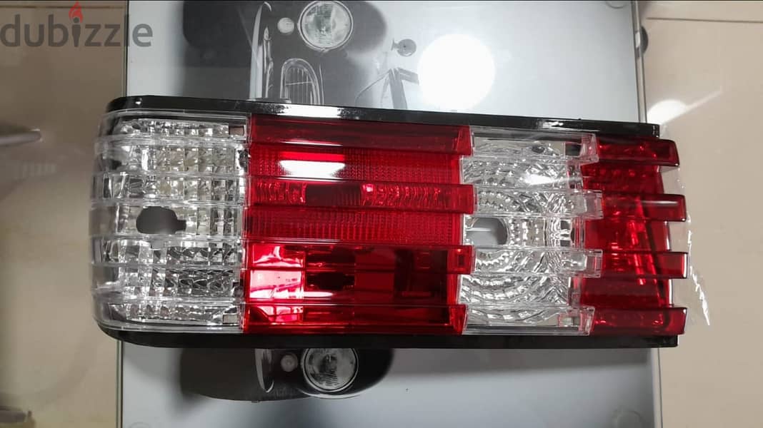 SET OF RED CLEAR TAILLIGHT FOR MERCEDES BENZ W126 AND C126 1