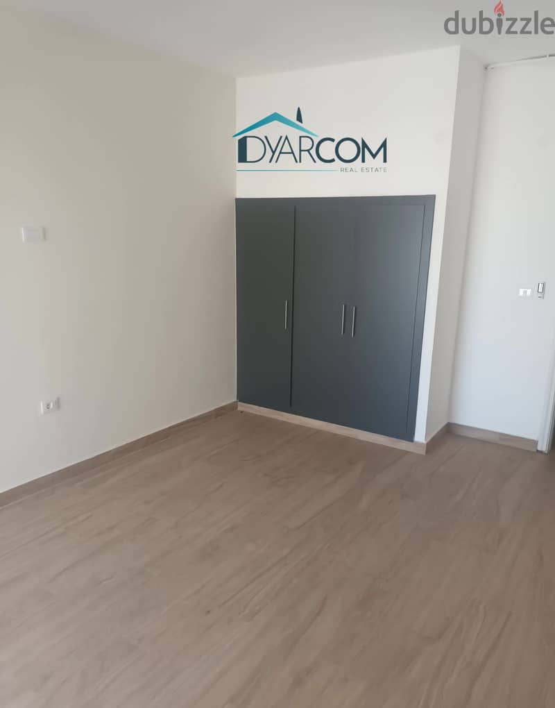 DY1894 - Gemayzeh Spacious Apartment for Rent! 6