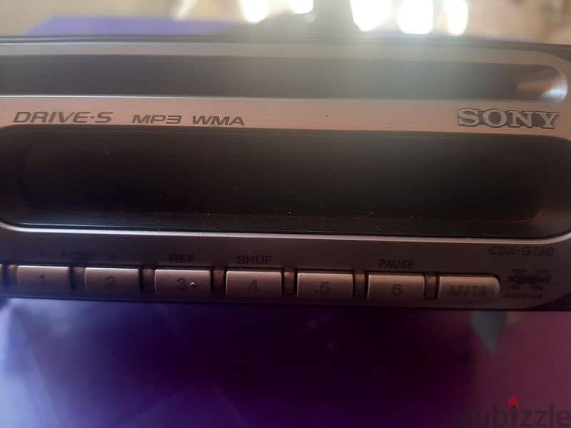 مسجلة سيارة Sony cd mp3 يابانية، واجهة متحركة بحالة جيدة جدا 0