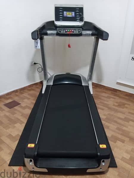 3hp treadmill fitness, automatic incline ,used like new 0